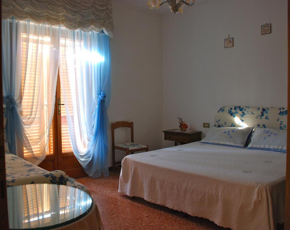 Bed And Breakfast Il Girasole Lamporecchio Δωμάτιο φωτογραφία